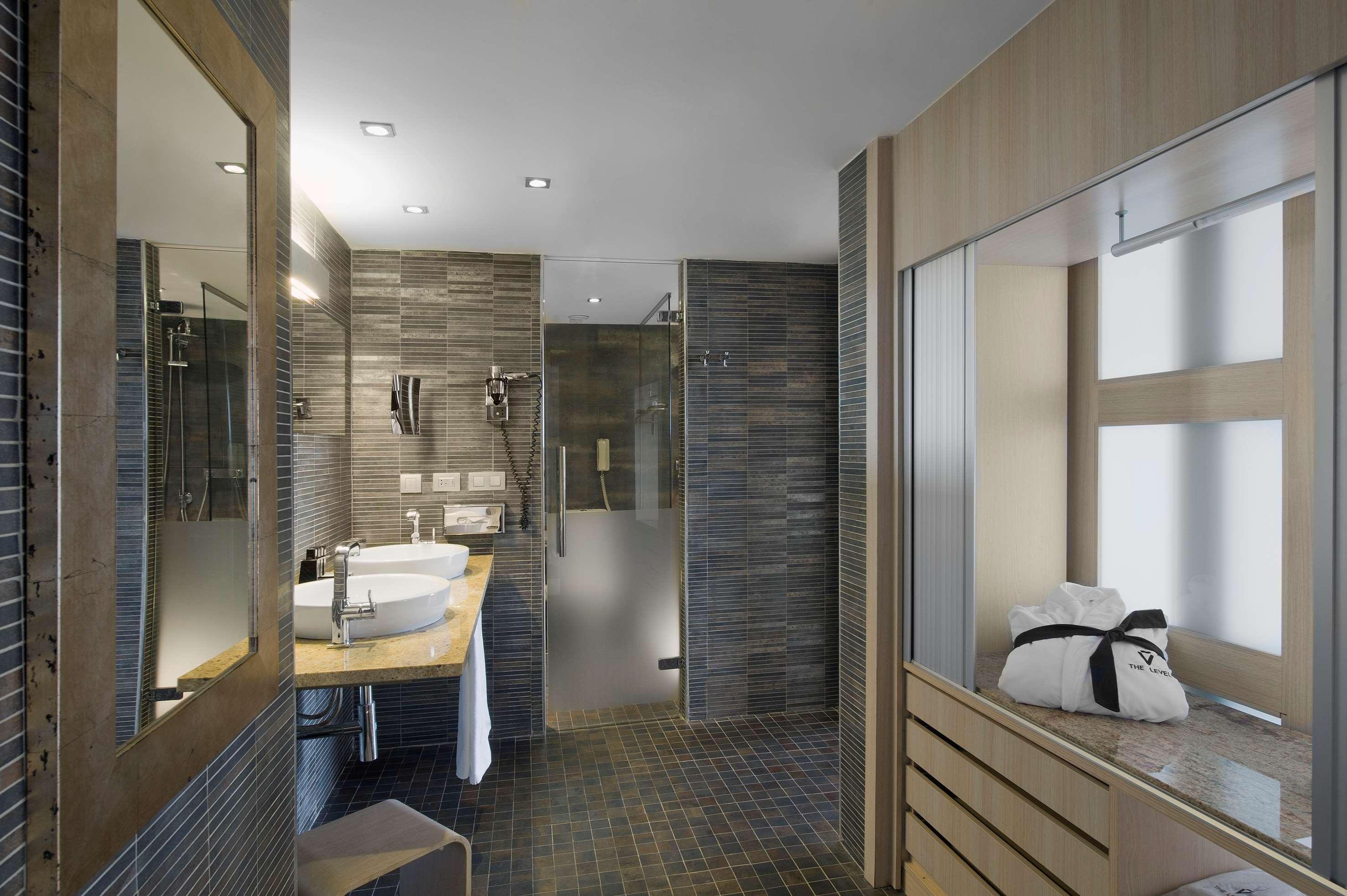 The Level At Melia Sevilla Экстерьер фото