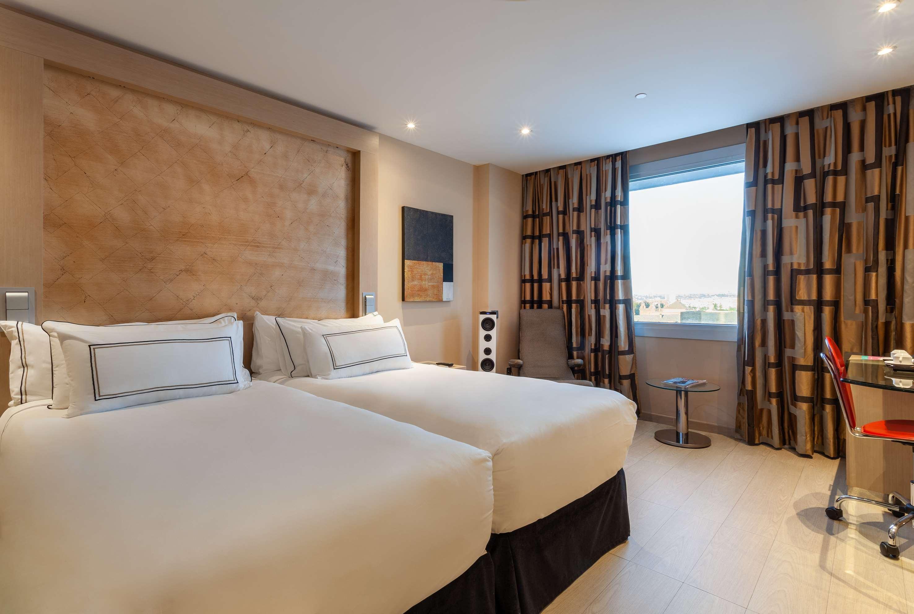 The Level At Melia Sevilla Экстерьер фото