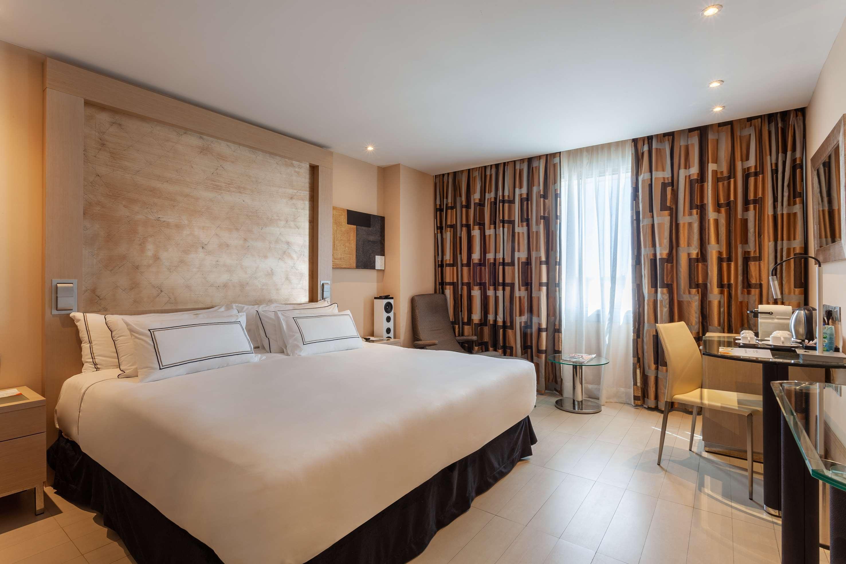 The Level At Melia Sevilla Экстерьер фото