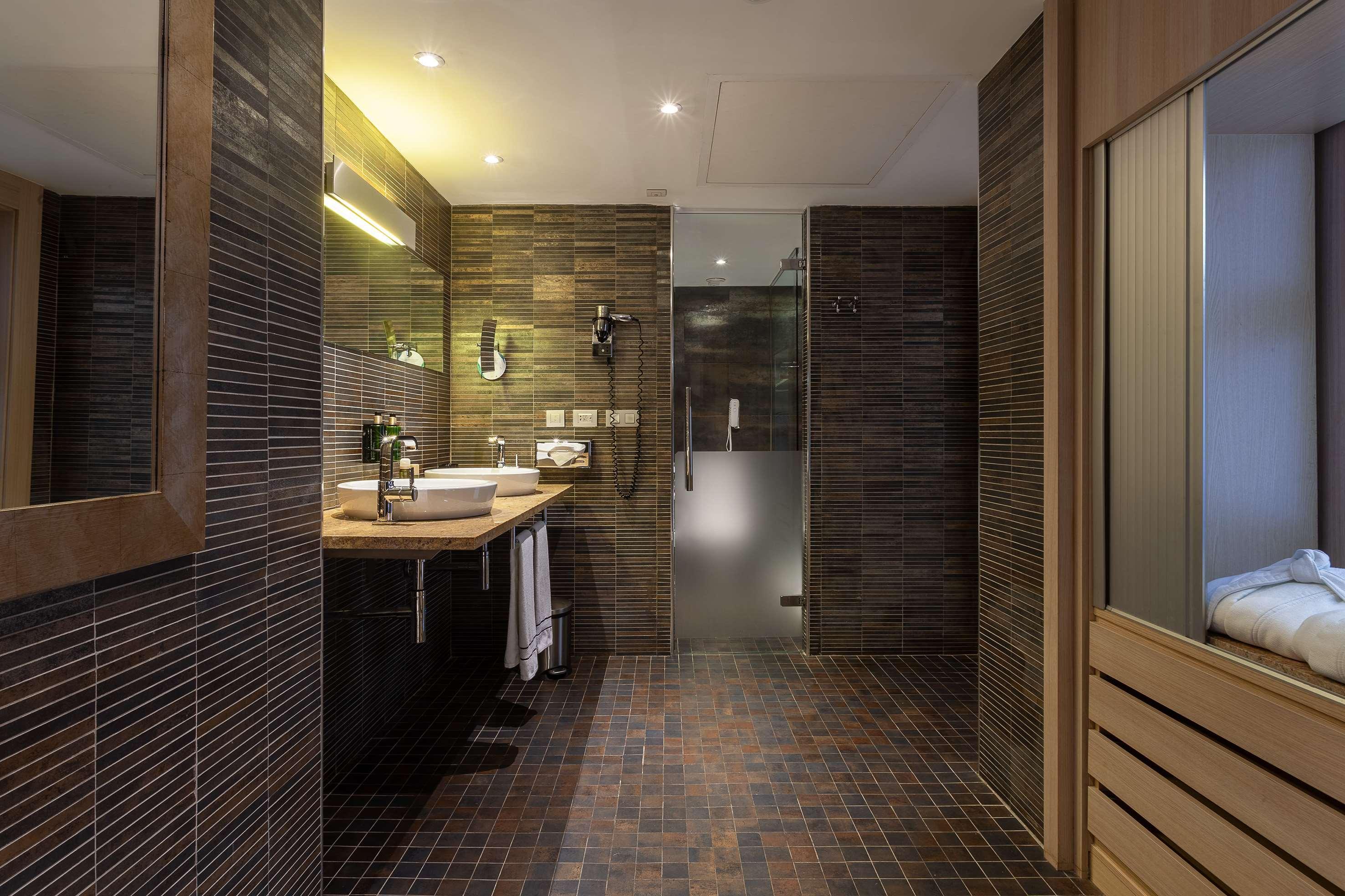 The Level At Melia Sevilla Экстерьер фото