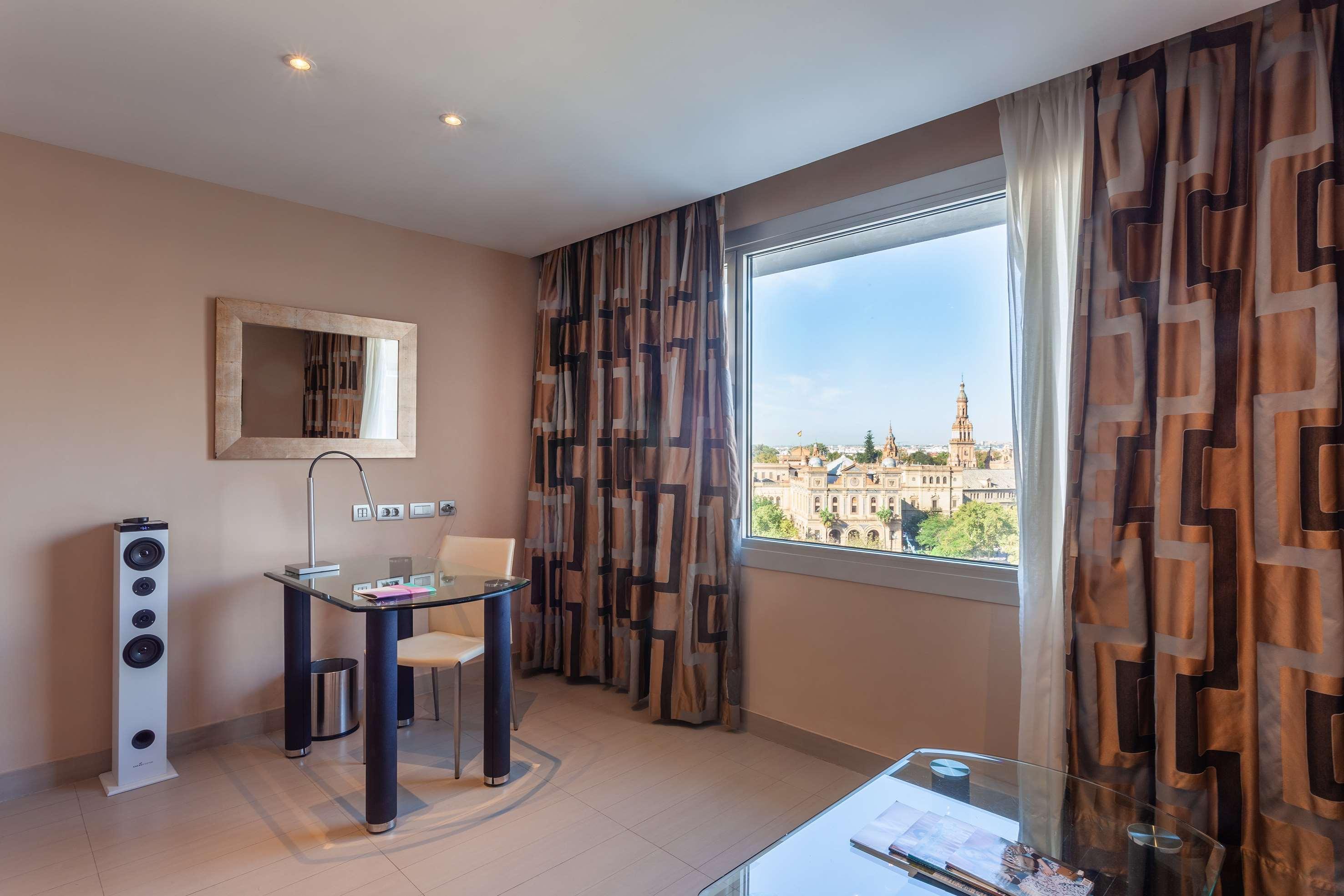 The Level At Melia Sevilla Экстерьер фото