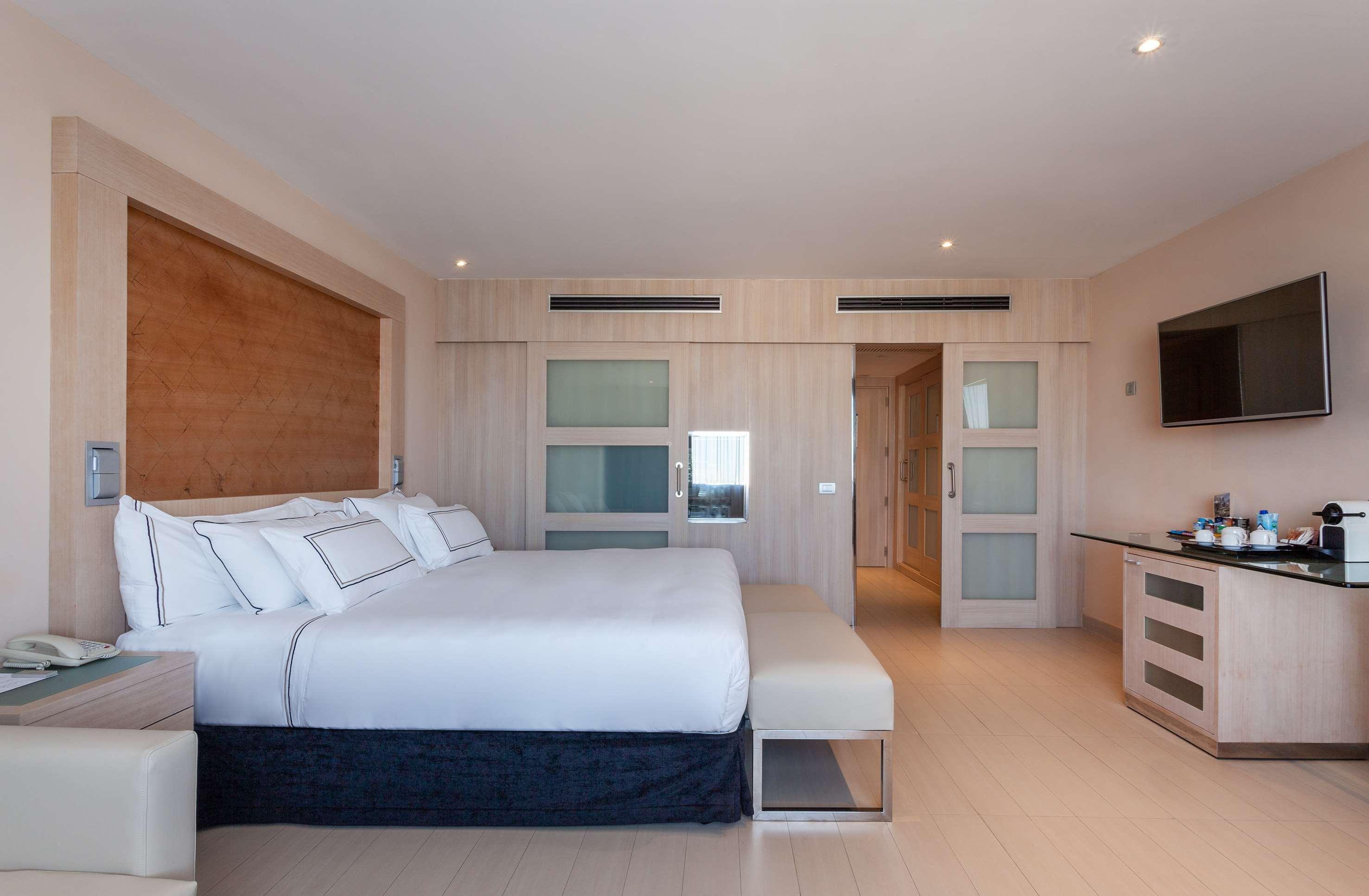 The Level At Melia Sevilla Экстерьер фото