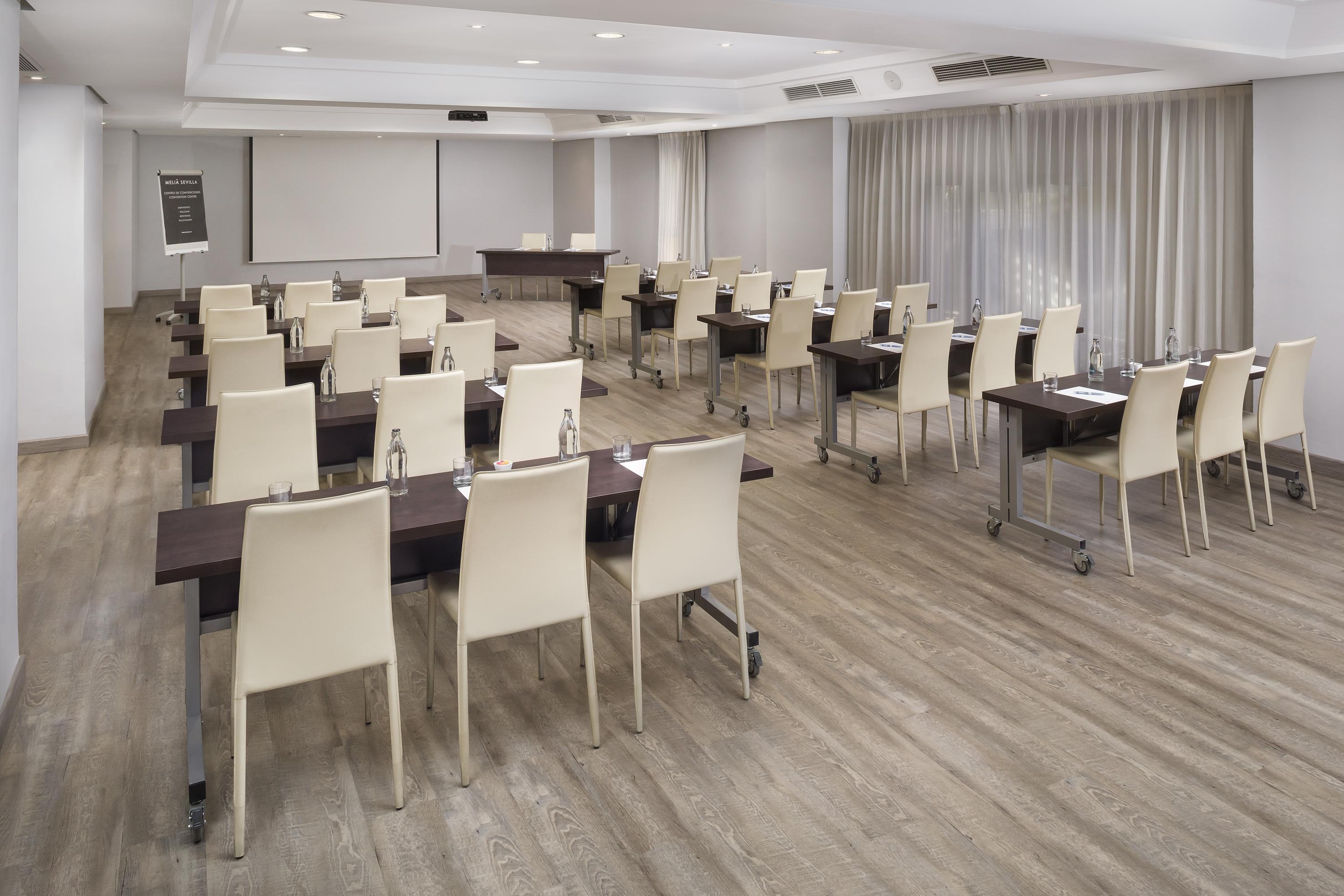 The Level At Melia Sevilla Экстерьер фото